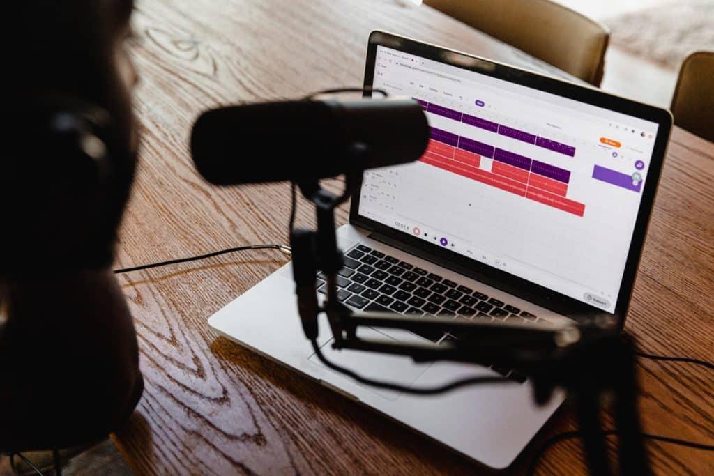 Podcast Transcription: Why your podcasts need transcripts
